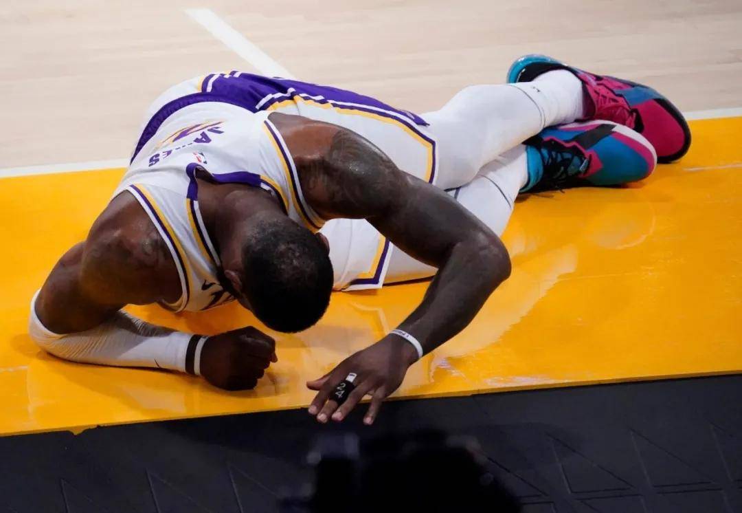 希尔|肌腱撕裂！赛季报销！他的NBA生涯可能要结束了
