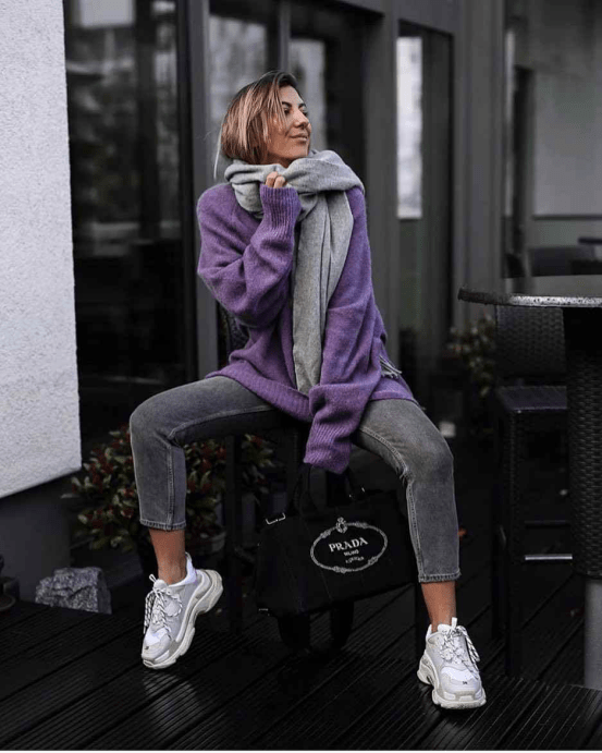 缺点 香芋紫优雅又高贵，唯一的缺点就是显老，照以下四点穿巨时髦