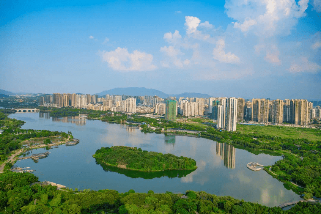 "居,商,游"三者兼具,清远这个片区彻底"破圈而出"!_飞来湖_板块_项目