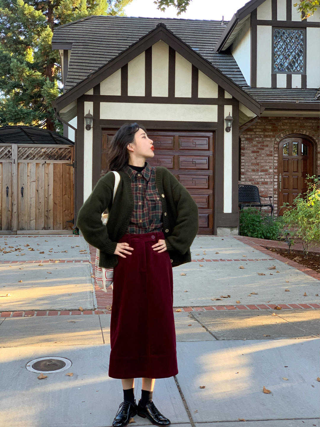 下装 冬天不要只会穿黑白灰，“红色”抢眼高调又显白，时髦又有气场