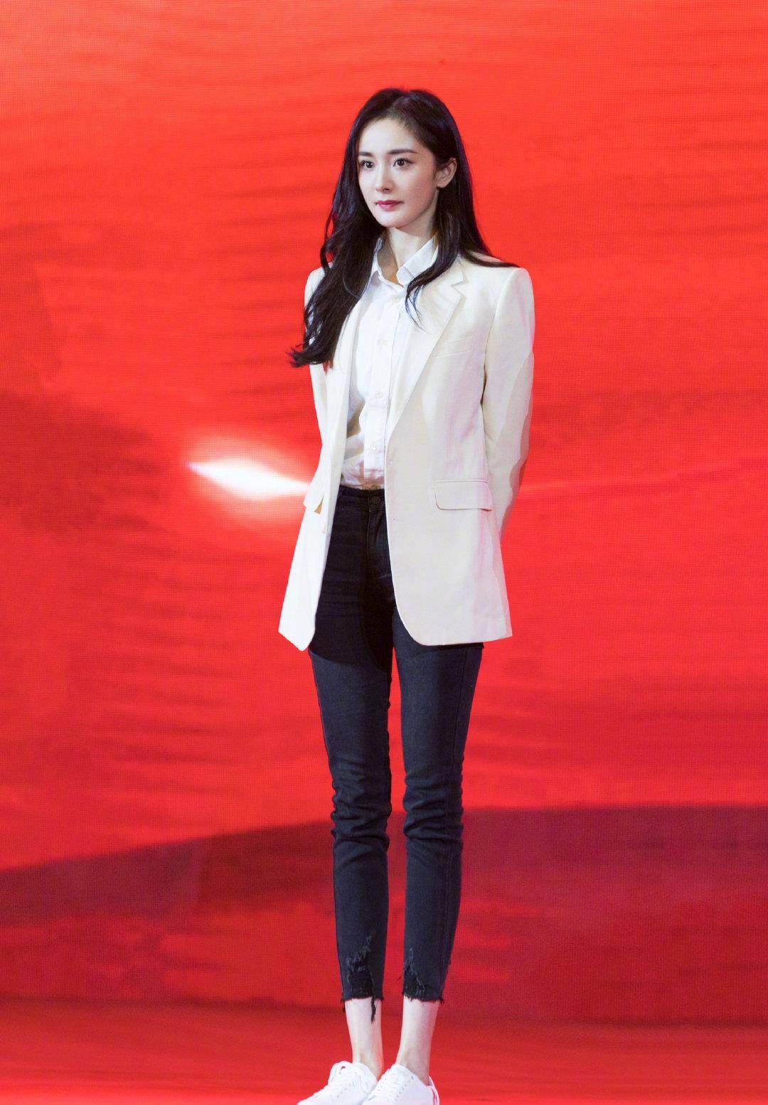 大腿 一双美腿，是杨幂最直接的名片！