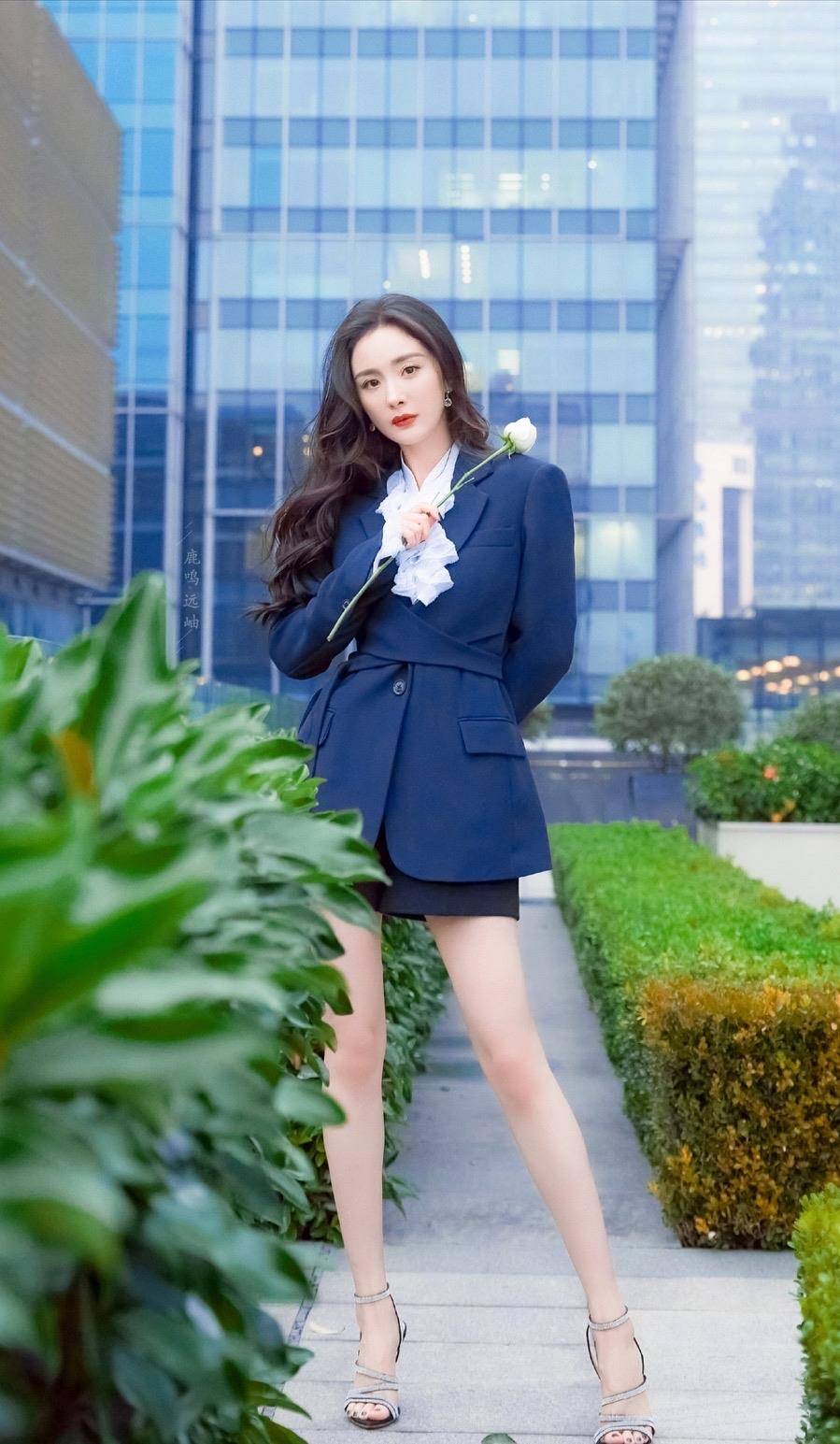 大腿 一双美腿，是杨幂最直接的名片！