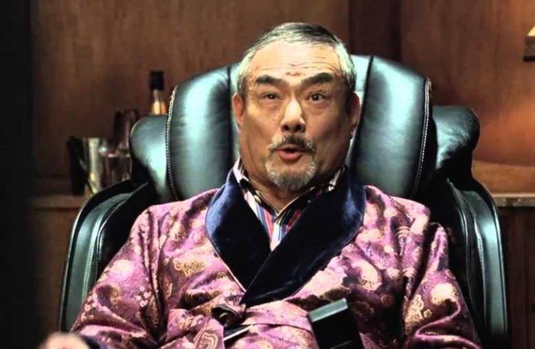 佐野史郎|又一老戏骨确诊癌症！66岁佐野史郎曾高烧2个月，现已停工化疗