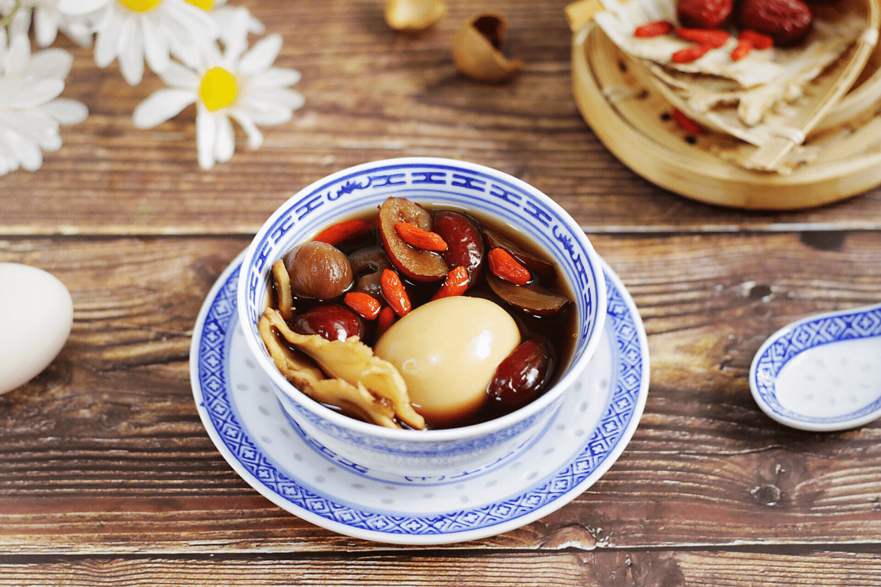 女人多喝当归鸡蛋红糖水,补血补气,每天一碗气色佳_身体_红枣_步骤