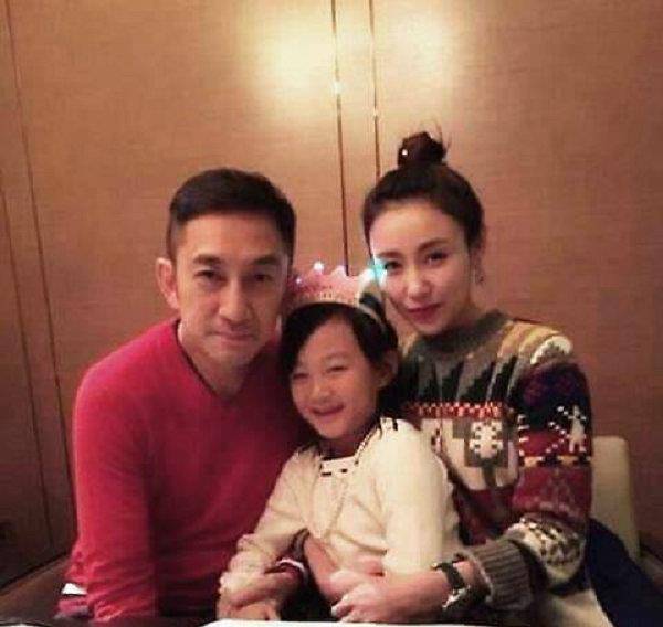 吴熙儿|最帅“张无忌”女儿近照曝光，长大得她亭亭玉立，比妈妈还漂亮