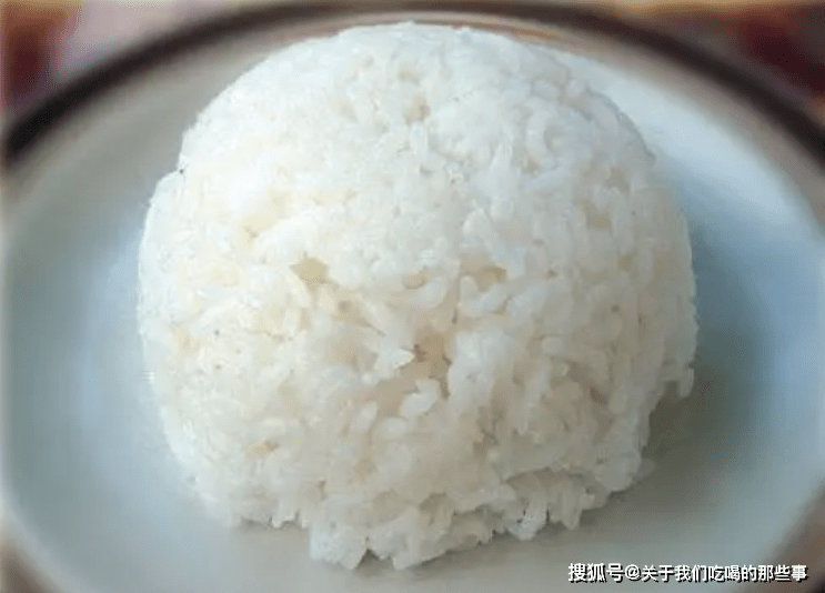 方法|米饭最忌直接加水煮，牢记“1泡加2料”，松软香甜，没菜也能吃2碗