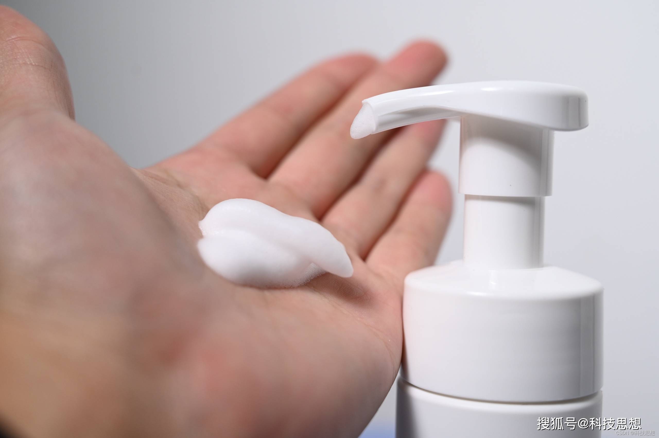 脸部脸部的专属泡泡SPA,温和清洁还能补水