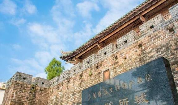 深圳唯一600多年历史古城，为八景之首，还与深圳名字有关