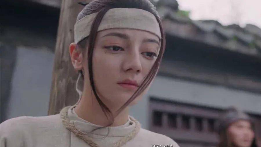 因为|热巴搭档龚俊演古偶，《帝皇书》中枪，长成这样就别演古装美人了