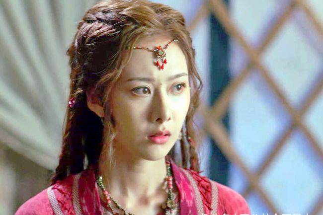 因为|热巴搭档龚俊演古偶，《帝皇书》中枪，长成这样就别演古装美人了