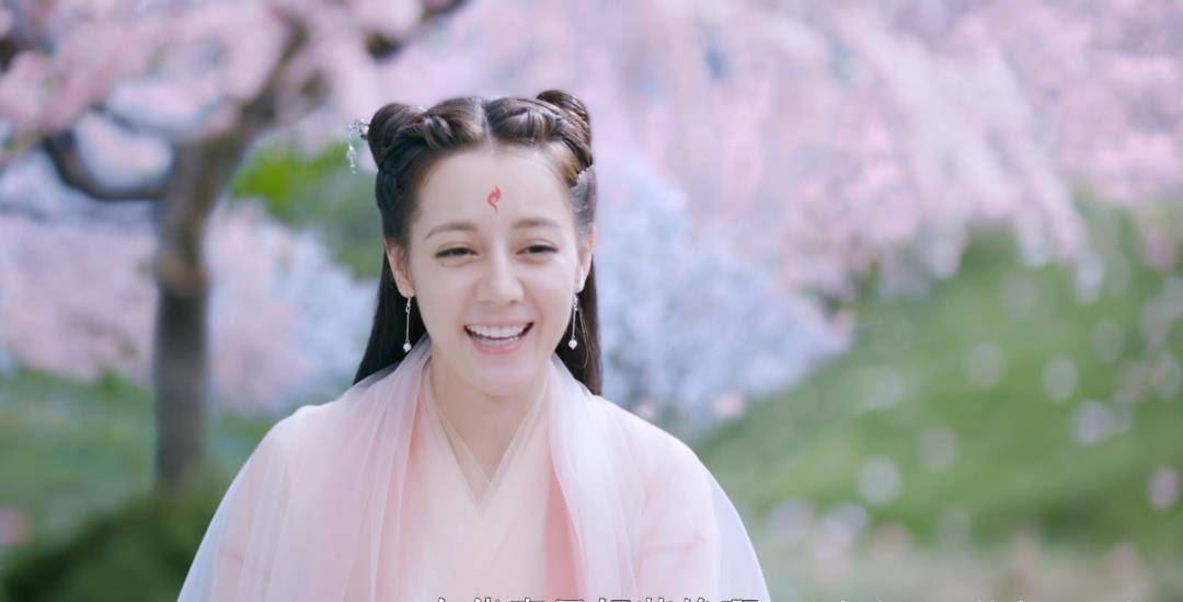 因为|热巴搭档龚俊演古偶，《帝皇书》中枪，长成这样就别演古装美人了