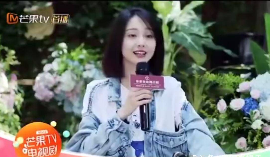 晋小妮|《青春斗》最幸福的一对结婚了,向真婚礼现场拍卖丁兰惹笑话!