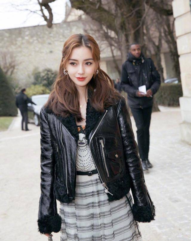 皮质 Angelababy颜值高气质好，黑色皮衣搭配连衣裙灵动优雅，美得惊艳