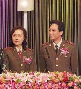 后遗症这些同龄女星都曾是绝世美人，有人整容后遗症像妖怪，有人美到老
