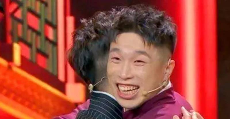 栾云平|德云社烧饼晒礼物,却被栾云平“怼”了一句,啥都不懂还瞎要东西