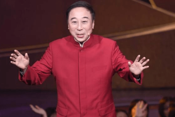 当年的稚嫩少年如今的模范丈夫第一经纪人王京花终于当奶奶了2021