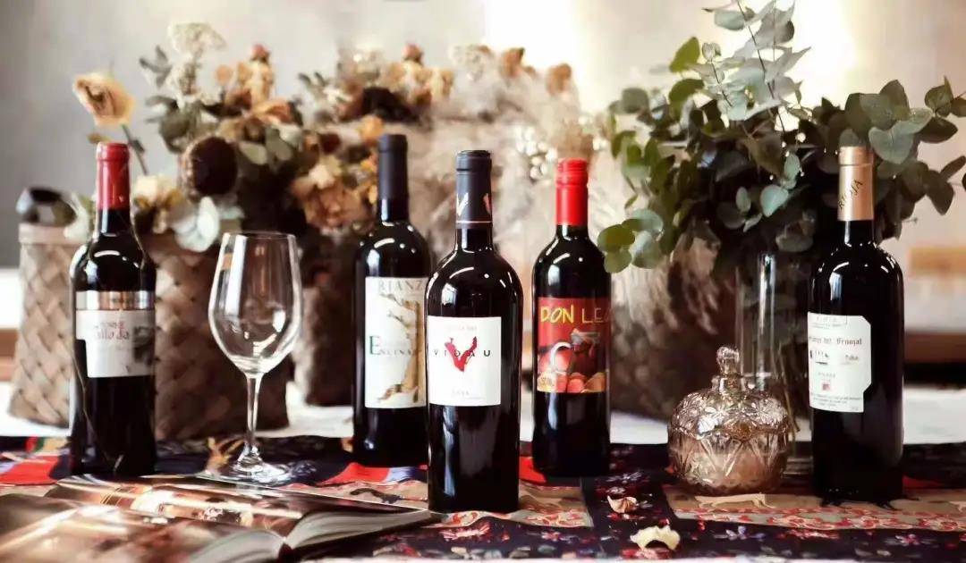 企业|西班酒业再度荣膺2021世界旅游文化小姐湖南总决赛唯一指定葡萄酒!