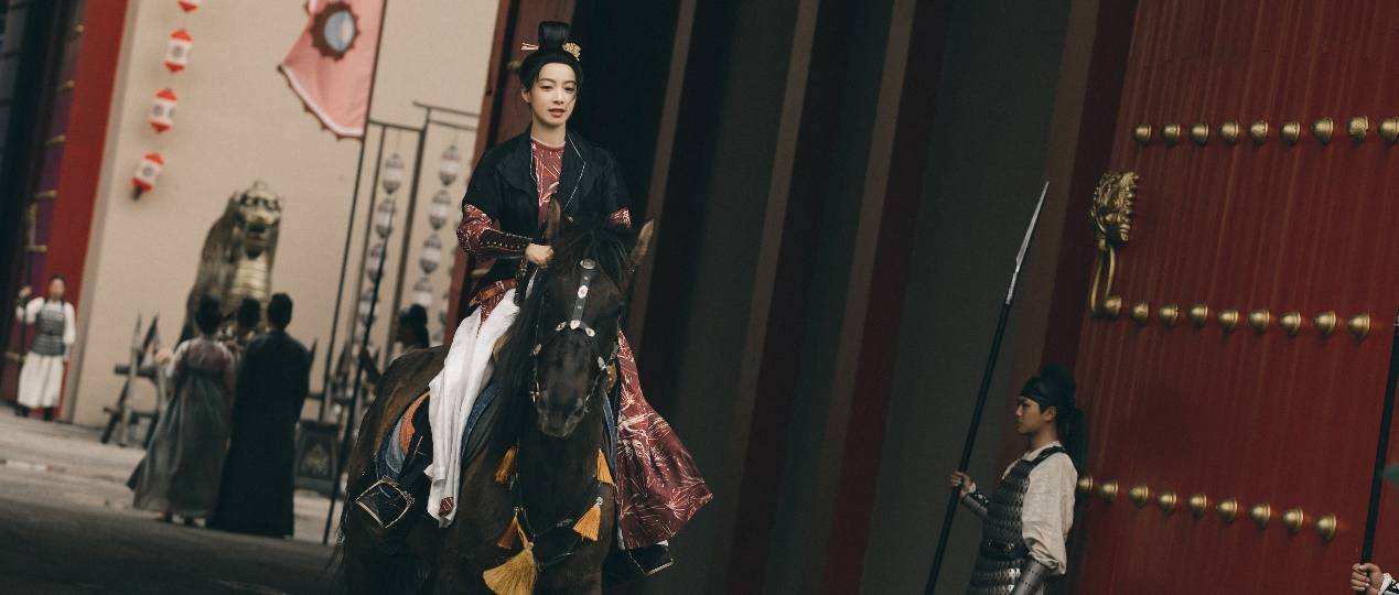 都子民|执剑护神都 皎洁月光明——浅谈宋茜的武思月