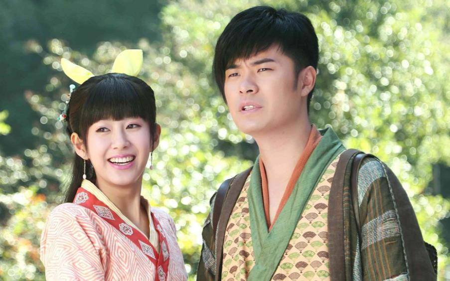 品牌 陈赫又带娇妻高调炫富!一件外套近2万,一次买6条千元裤不眨眼