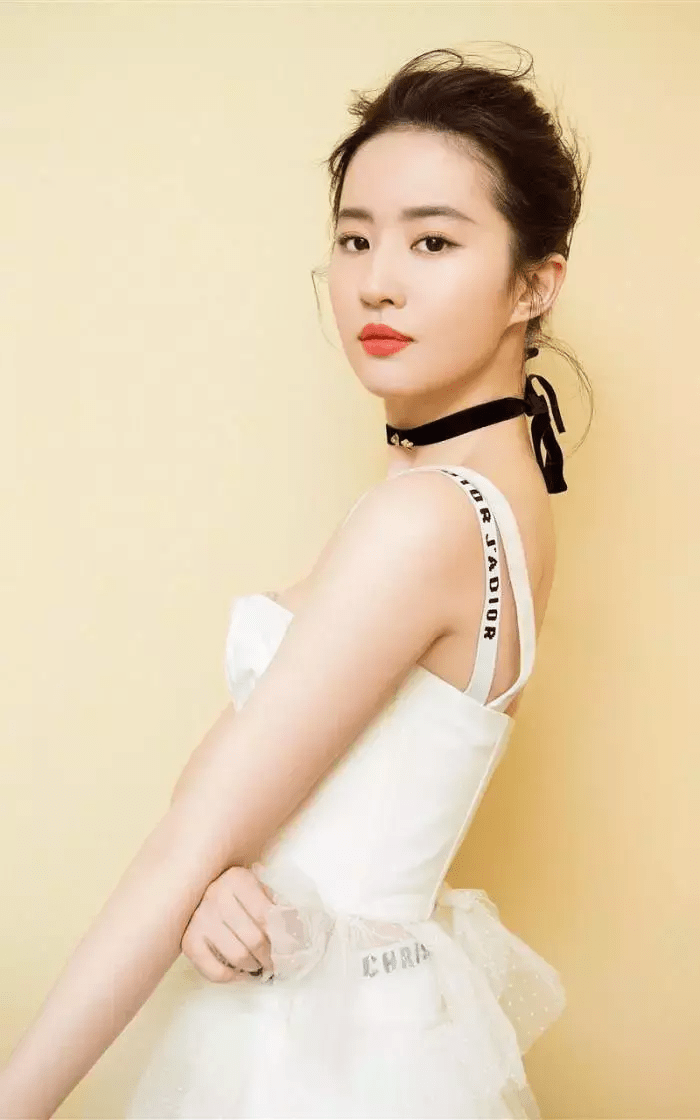 Liya1分钟判断你的眼型，如何根据眼型画好眼妆 ？