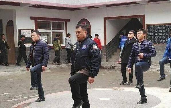 国脸张宏民:60岁至今未婚,退休后把时间都留给了父母_工作_新闻_朋友