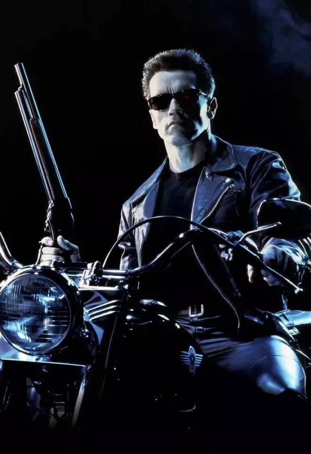 施瓦辛格秘闻凭入赘肯尼迪家当上州长却出轨自家肥胖保姆20年