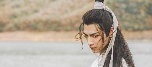 因为|良言写意:罗云熙瘦到脱相,面部瘦削气色差,小鱼仙倌滤镜尽失