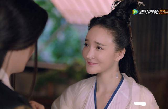 下巴明星的N种“假下巴”，尖到戳死人，翘成老巫婆，一个比一个怪异