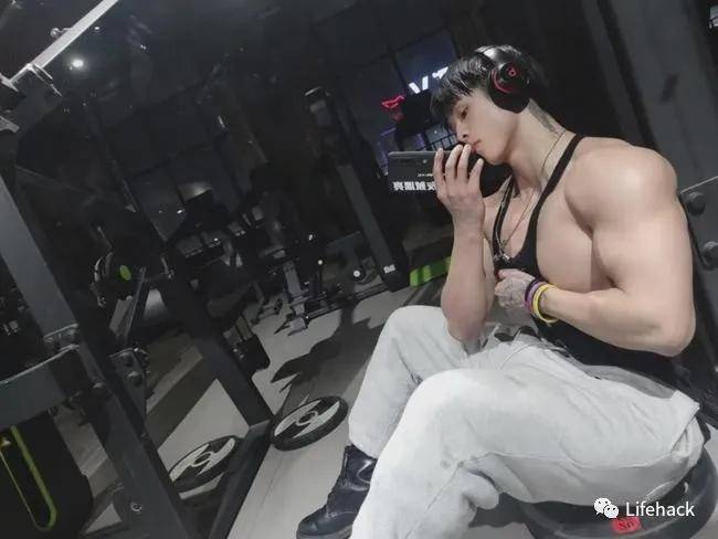 教练|上海教练因肌肉太大遭女生嫌弃，男生：好羡慕，想要