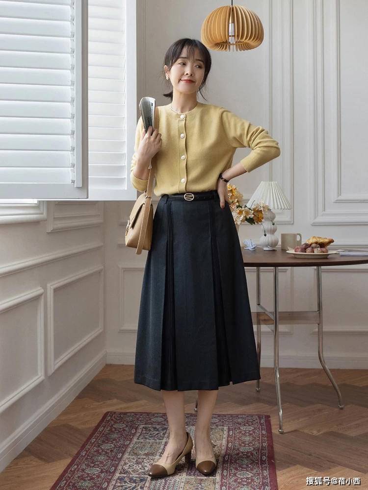 黑色 穿来穿去还是小黑裙最好看，特别是这3条中长款，简约百搭有气质