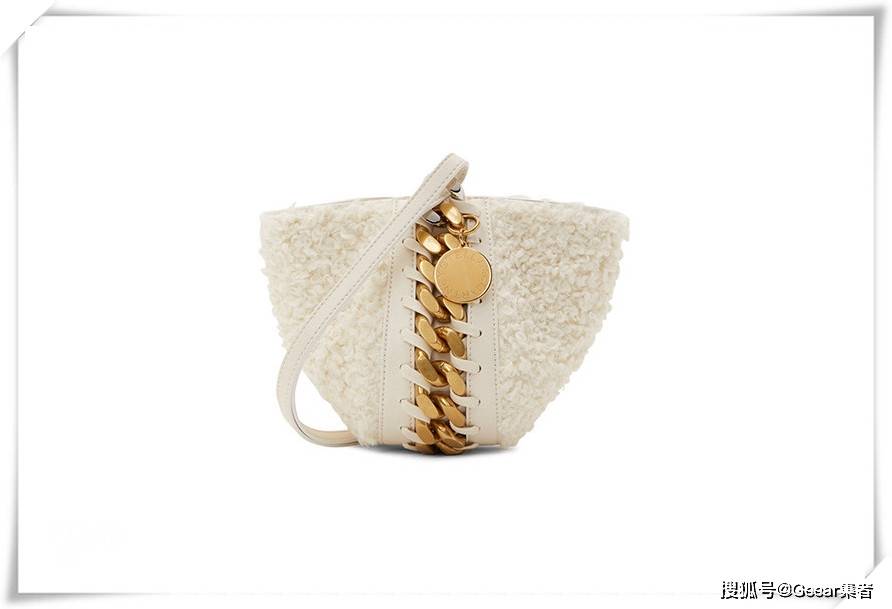 Bag软绵的冬季：绒毛包包再次重回时髦女生的怀抱！
