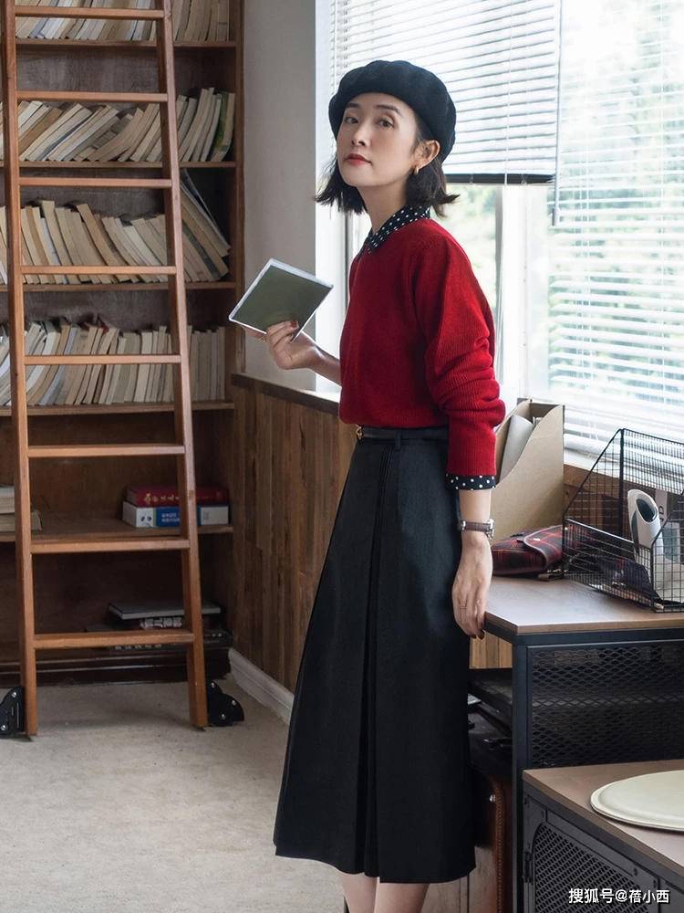 黑色 穿来穿去还是小黑裙最好看，特别是这3条中长款，简约百搭有气质