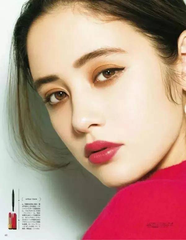 方脸圆脸、方脸的女生化“赤茶妆”，美成了迪丽热巴
