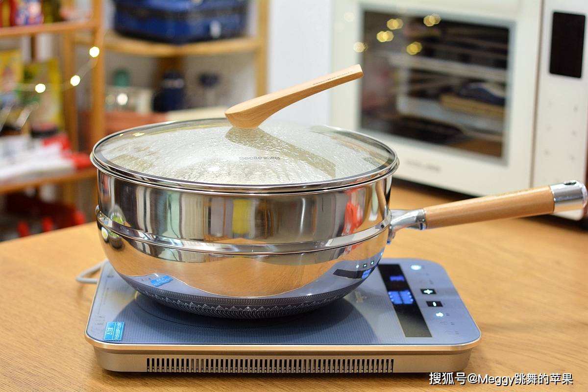 美食|冬天最爱的五花肉豆角焖面，饭菜一锅出，全家吃饱吃好真带劲