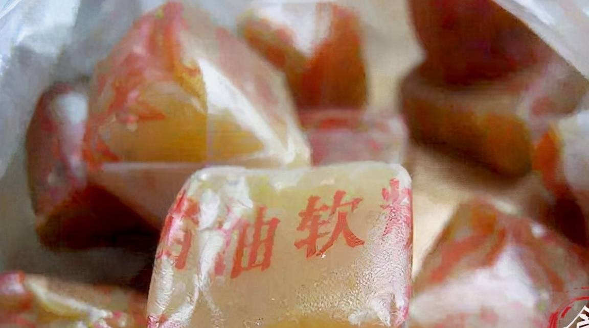 小时候|30年前的零食，全吃过的，至少是叔叔阿姨了，不信给你100袋辣条