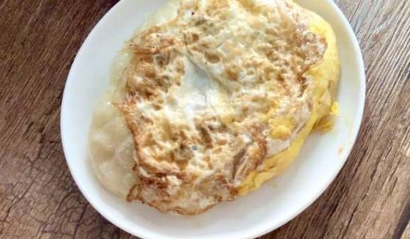 做法|饼的新做法,手不沾面筷子一搅,外酥里软,我家孩子天天当早餐