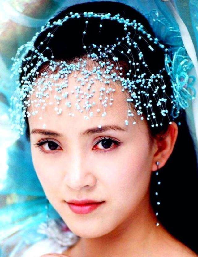 张静初|当年剧组没钱打首饰，女演员头戴“满天星”，却像极了森林小精灵