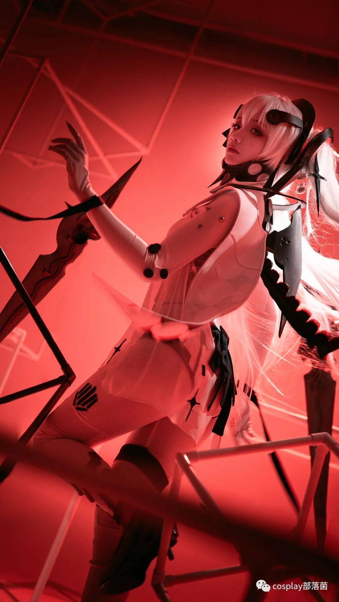 cos战双帕弥什构造体露娜61银冕cos正片流一