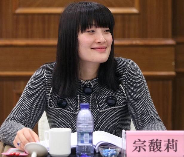 因为年纪大,粉丝反悔道歉_娃哈哈接班人曾称不喜欢王力宏_宗馥莉_智慧