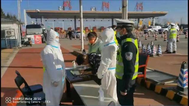 一线|「最美身影」待“疫”消云散退，迎春暖花开时