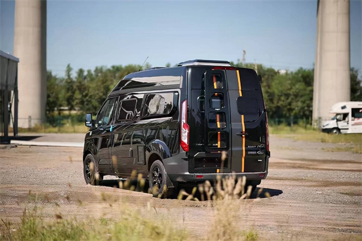 瑞弗启界r500多功能商务旅居车自由灵动特色多样化