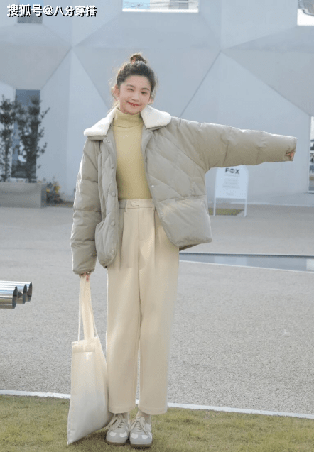 下半身 冬季穿搭在精不在多，试试这些简单舒适的羽绒服，日常实用又洋气