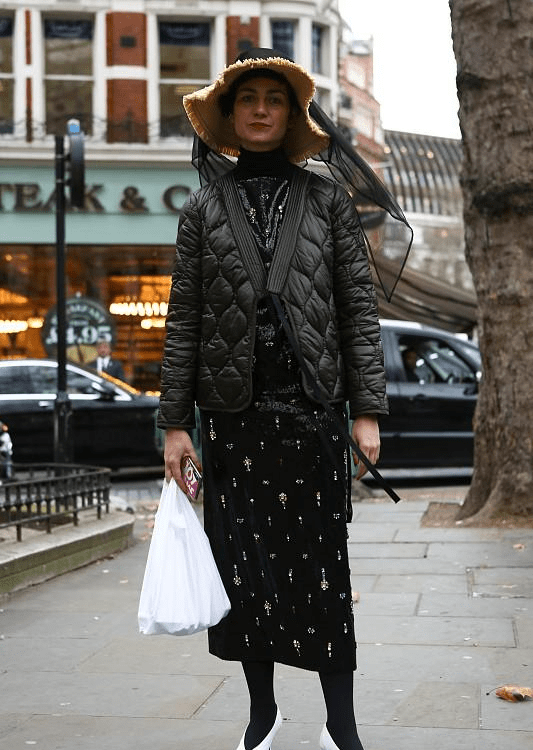 黑色 黑色棉服的时尚搭配推荐来了，这么搭配不仅时髦，还挺有特色