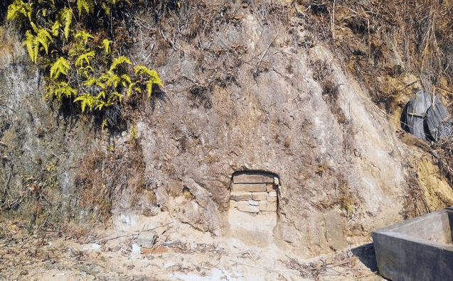 张家界被当地村民发现一神秘山洞，内有大量宝藏，来自李自成