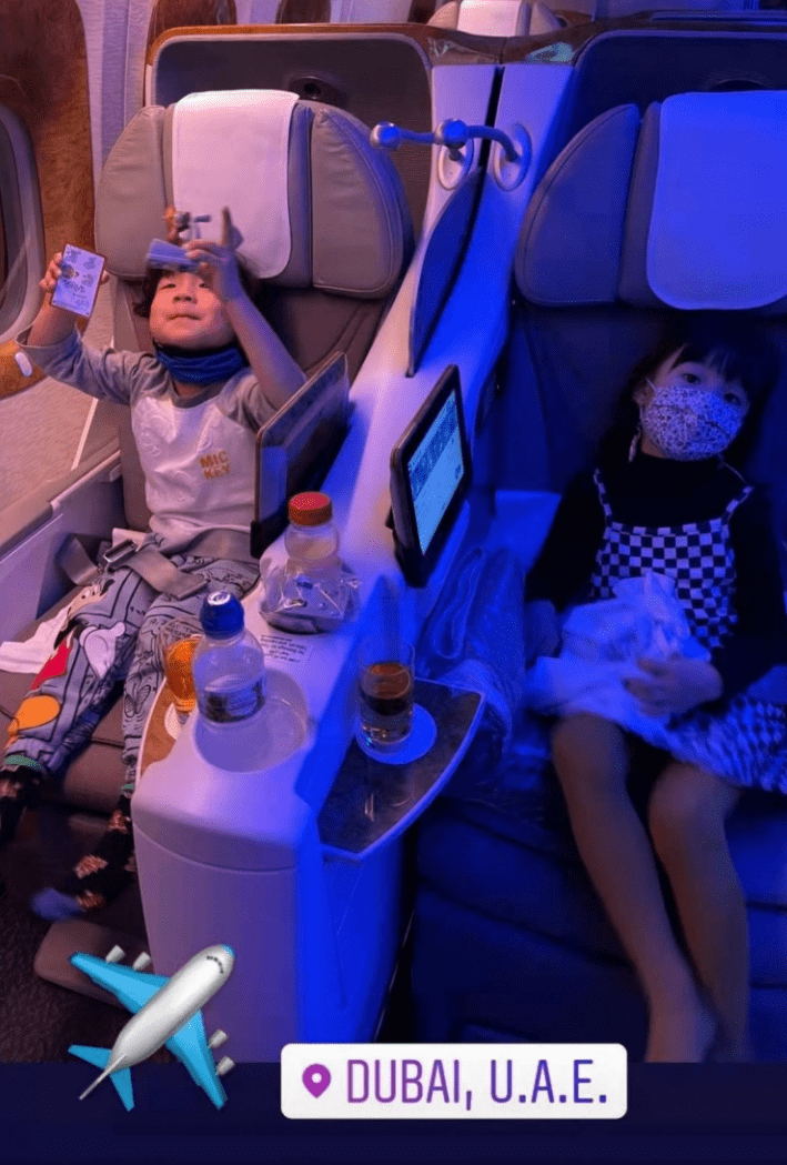 迪拜|武磊在國外“學(xué)壞”了！真會玩：把車開到沙漠，就地躺下看日落