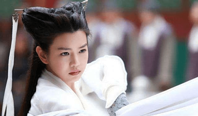 仙剑|新版《仙剑》花絮曝光,赵灵儿无辨识度,阿奴衣服红配绿被批太丑