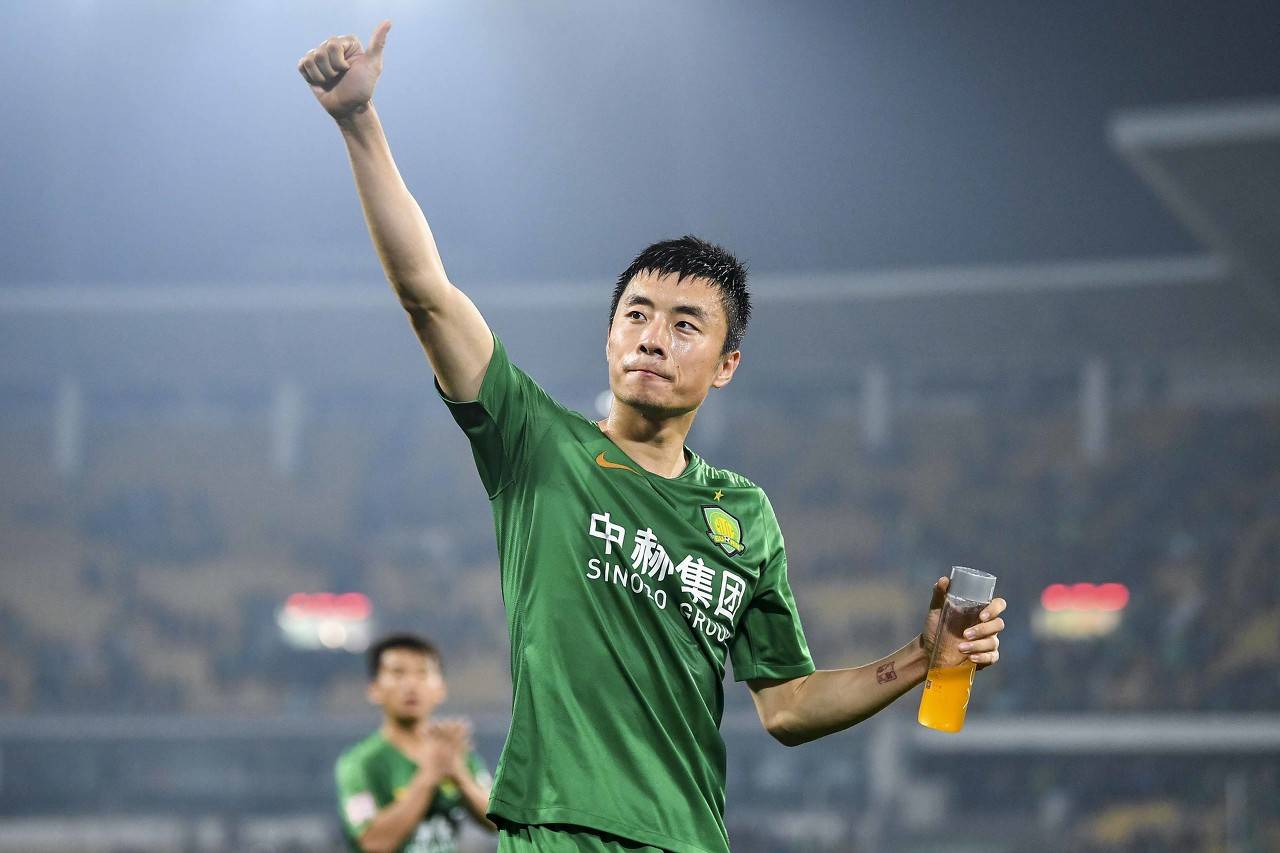 北京国安俱乐部和瑞士豪门球队草蜢同时官宣,目前效力于北京国安的29