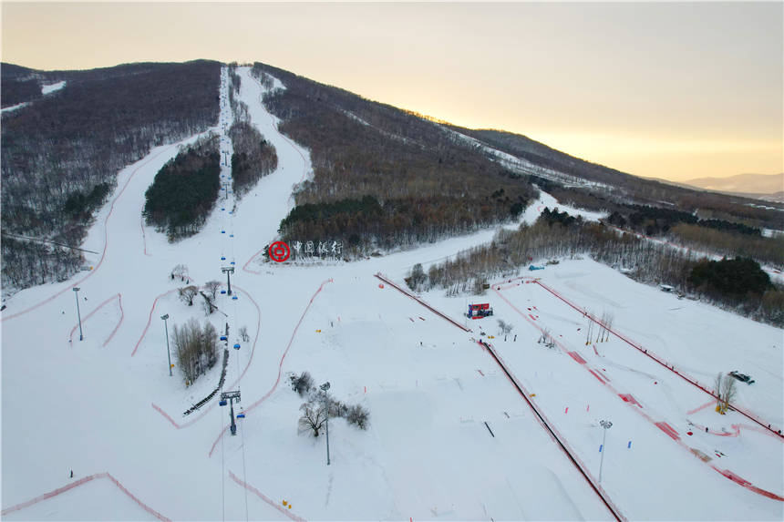 松花湖滑雪场雪道坡度图片