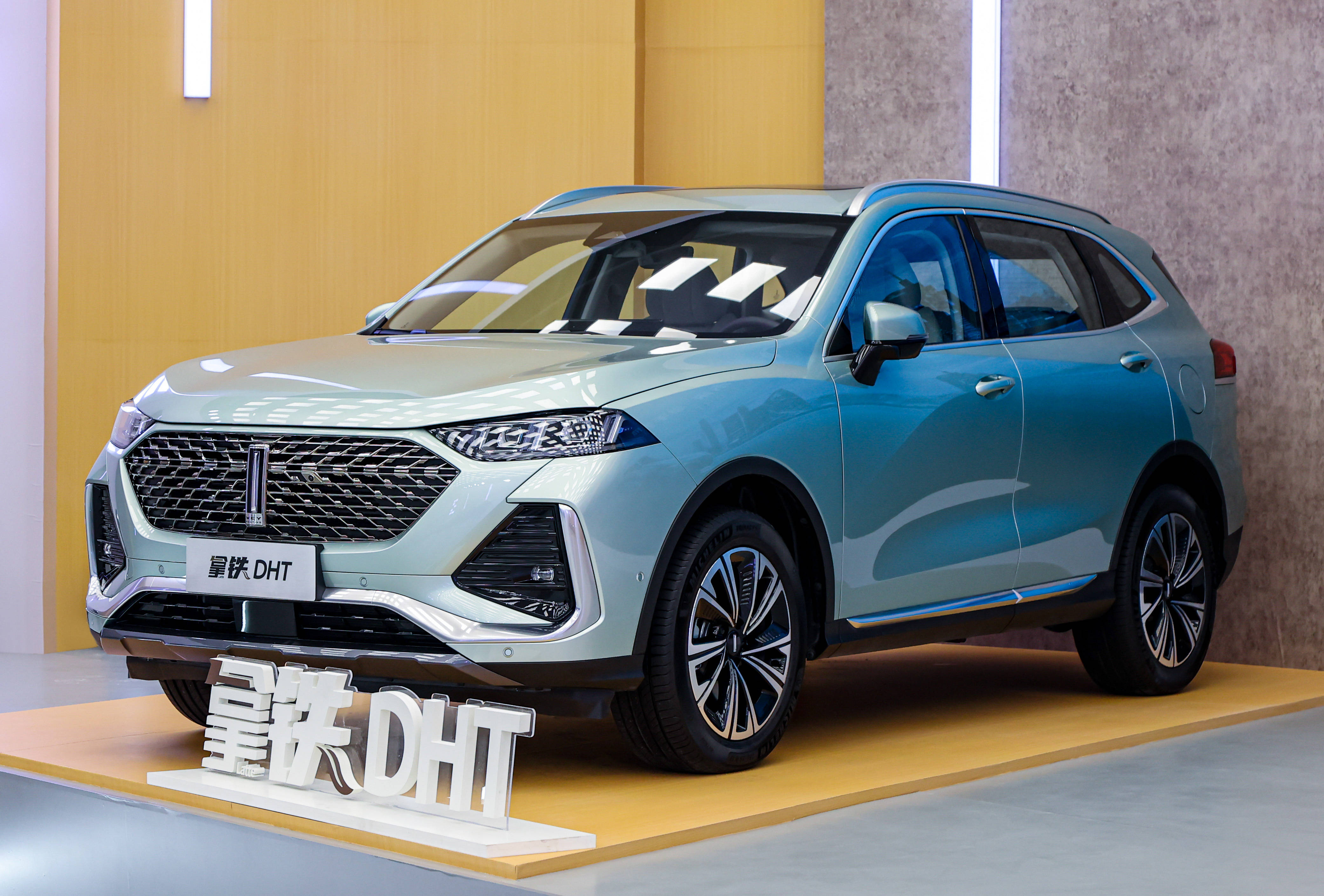 开启"油电同价"新格局,魏牌拿铁dht 15.98万元起上市_搜狐汽车_搜狐网