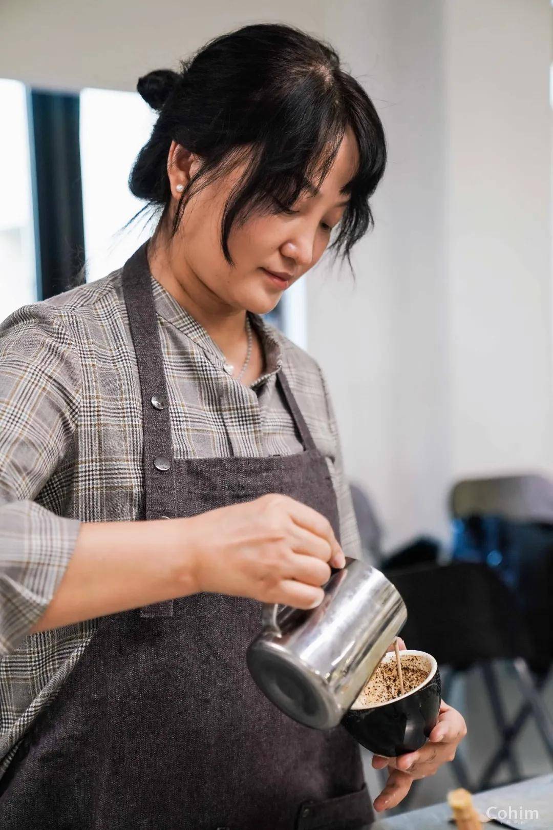 从跃跃欲试到笑容逐渐消失,咖啡班学员如是说_铁拉花_小时_时候